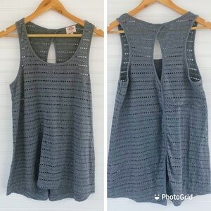 Keyhole tank top Size Small